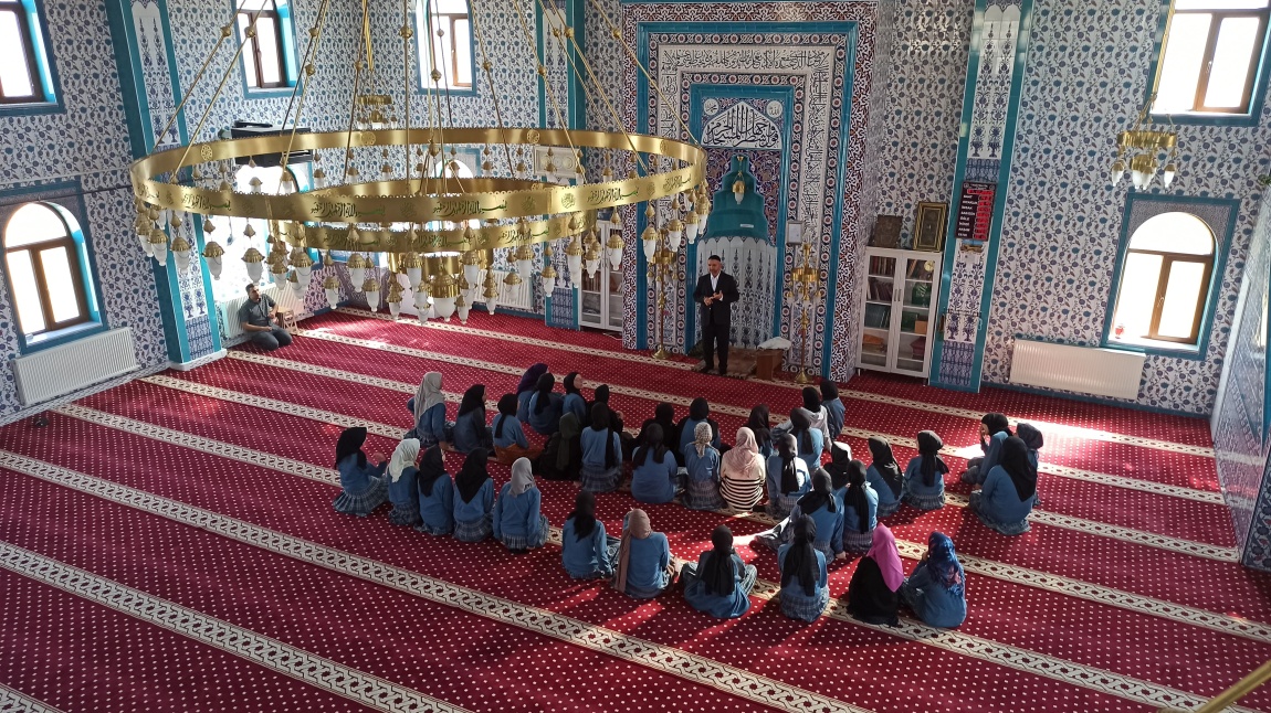 CAMİLER VE DİN GÖREVLİLERİ HAFTASI